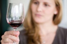 Consumo de alcohol y compatibilidad con antibióticos.