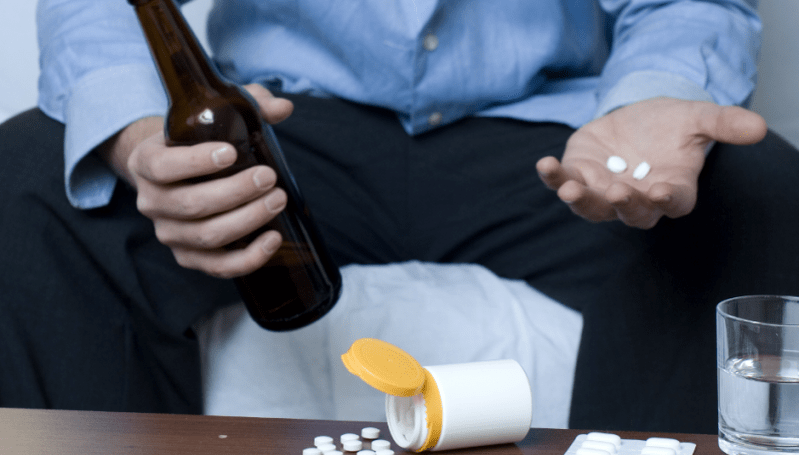 ¿Qué antibióticos no se deben combinar con alcohol